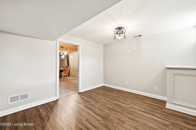 4201 Bryant Park Dr, Louisville, KY 40299