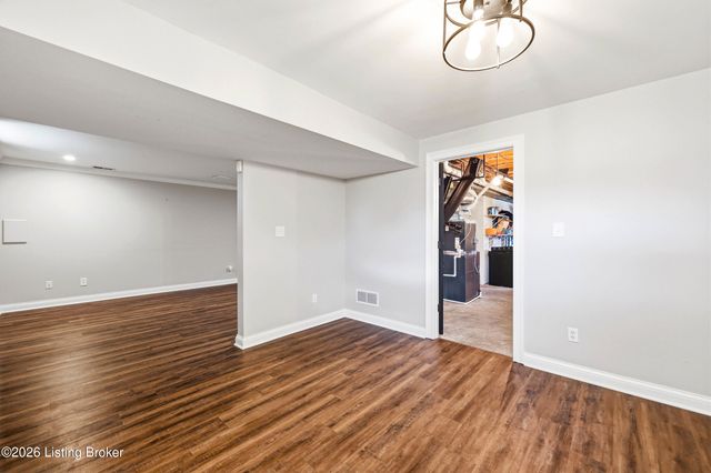 4201 Bryant Park Dr, Louisville, KY 40299