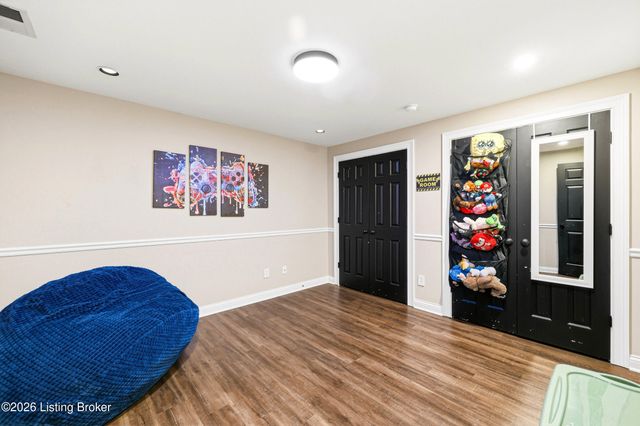 4201 Bryant Park Dr, Louisville, KY 40299