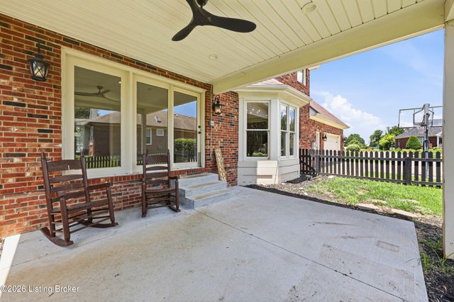 4201 Bryant Park Dr, Louisville, KY 40299