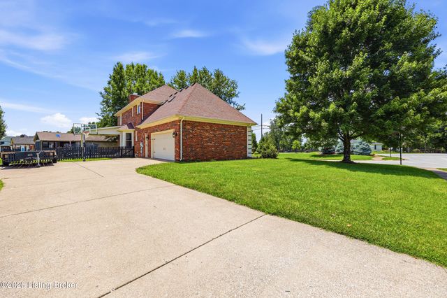 4201 Bryant Park Dr, Louisville, KY 40299