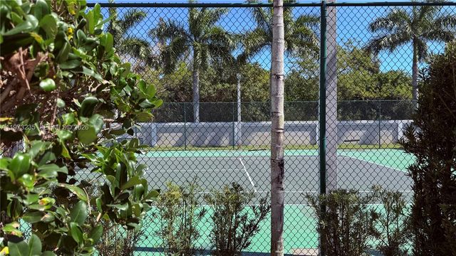 6401 NW 103rd Pl 106, Doral, FL 33178