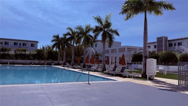 6401 NW 103rd Pl 106, Doral, FL 33178