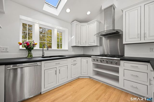 26 Glory Road, Weston, CT 06883