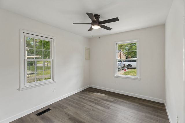 609 E 11th St, Columbia, TN 38401