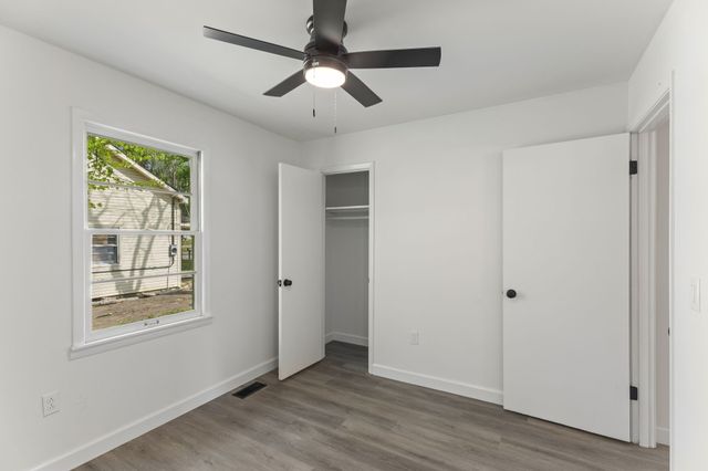 609 E 11th St, Columbia, TN 38401