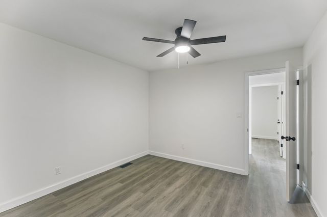 609 E 11th St, Columbia, TN 38401