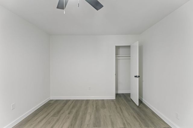 609 E 11th St, Columbia, TN 38401