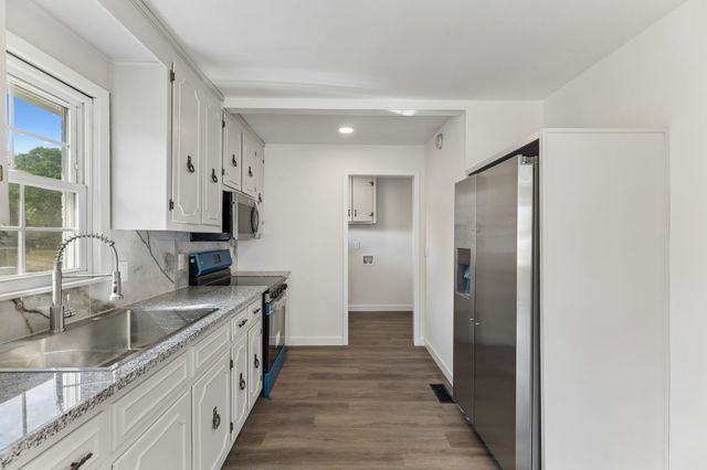 609 E 11th St, Columbia, TN 38401