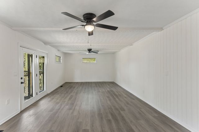 609 E 11th St, Columbia, TN 38401