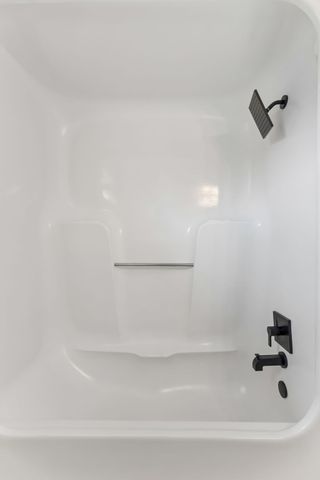 609 E 11th St, Columbia, TN 38401