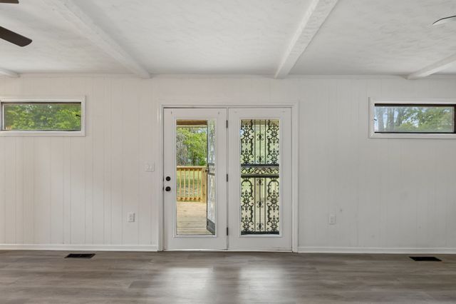 609 E 11th St, Columbia, TN 38401