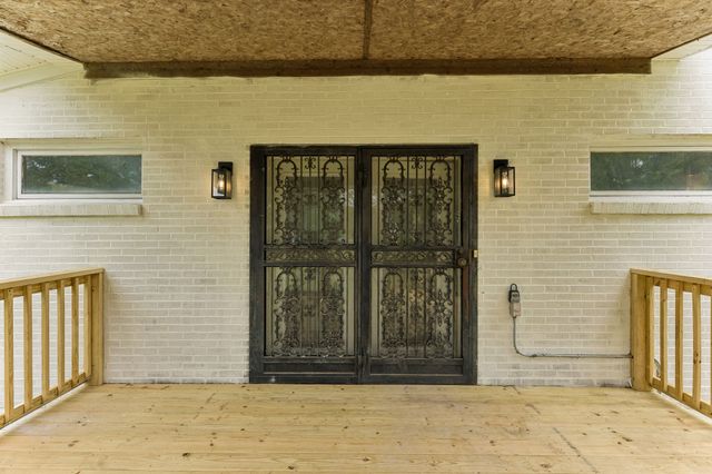 609 E 11th St, Columbia, TN 38401