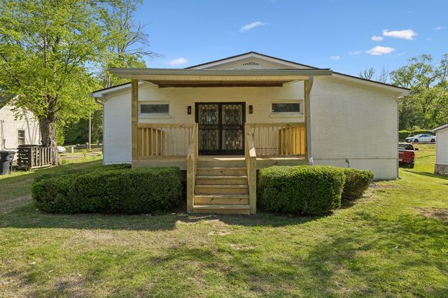 609 E 11th St, Columbia, TN 38401