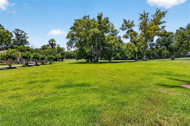 12643 OAK HOLLOW COURT, Dade City, FL 33525