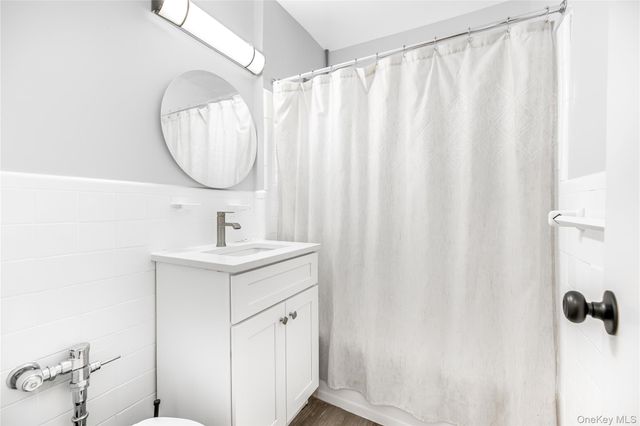 525 W 235th Street 3F, Bronx, NY 10463