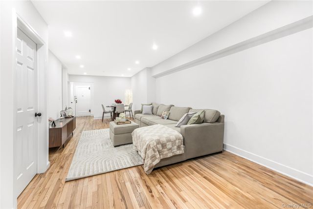 525 W 235th Street 3F, Bronx, NY 10463