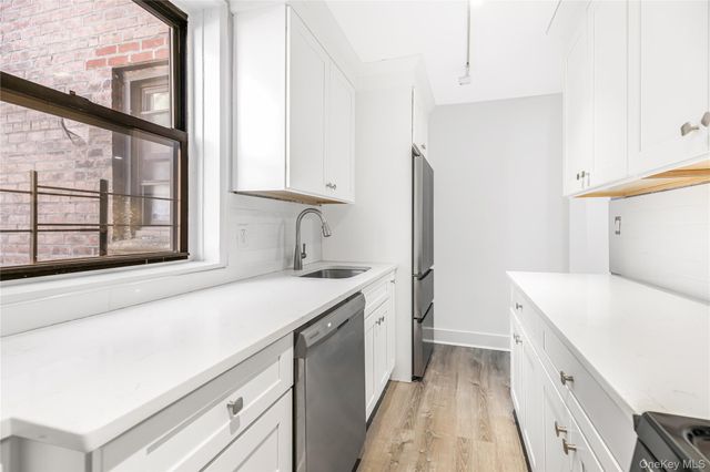 525 W 235th Street 3F, Bronx, NY 10463