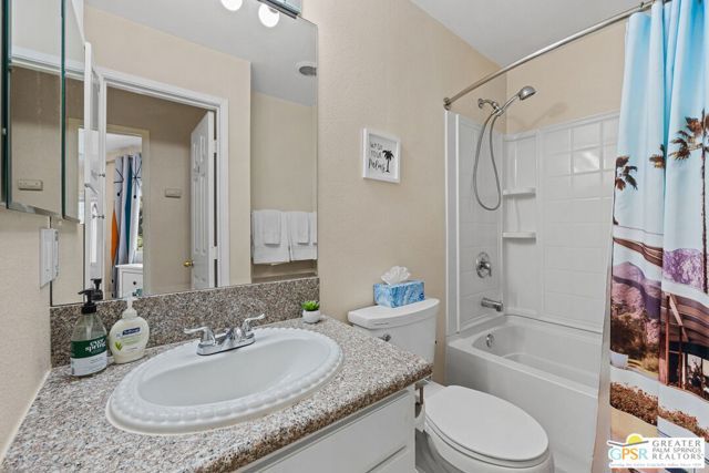 575 N Villa Court 204, Palm Springs, CA 92262