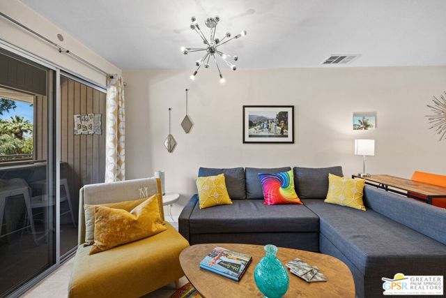 575 N Villa Court 204, Palm Springs, CA 92262