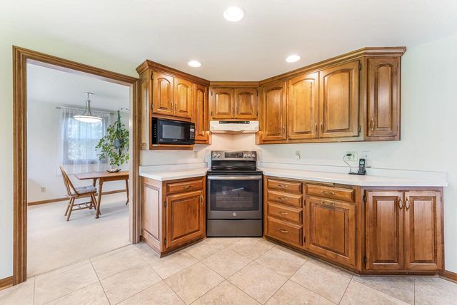 3258 PETERSON ROAD, Green Bay, WI 54311