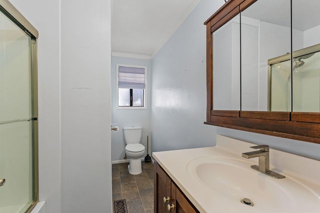 949 Wards Creek Road, Rogue River, OR 97537