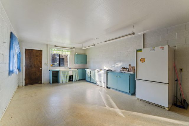 949 Wards Creek Road, Rogue River, OR 97537