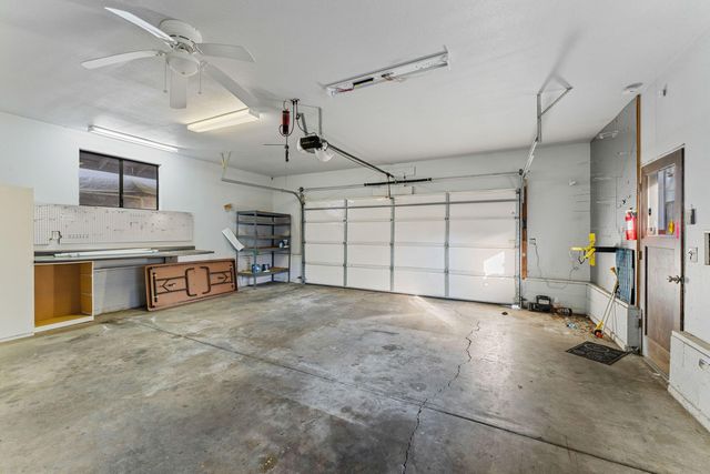 949 Wards Creek Road, Rogue River, OR 97537