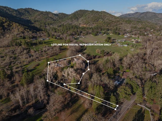 949 Wards Creek Road, Rogue River, OR 97537