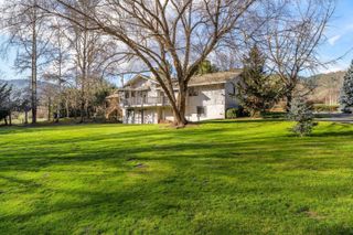 949 Wards Creek Road, Rogue River, OR 97537
