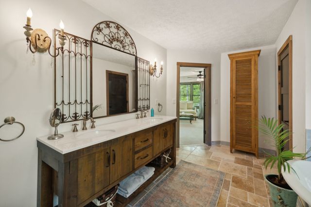 5617A Pinewood Rd, Franklin, TN 37064