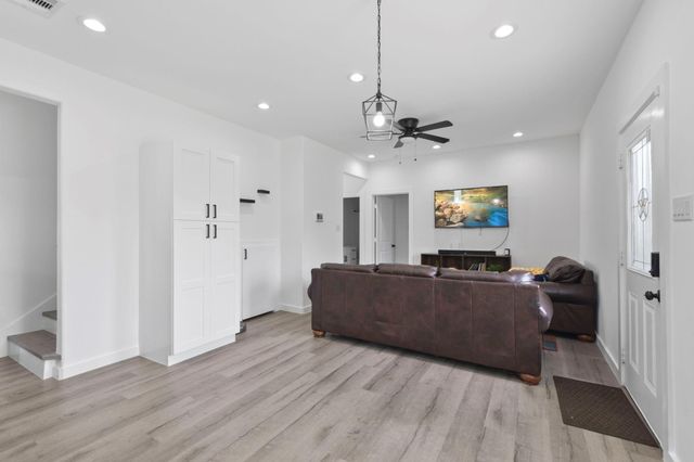 5208 Laura Koppe Road, Houston, TX 77016