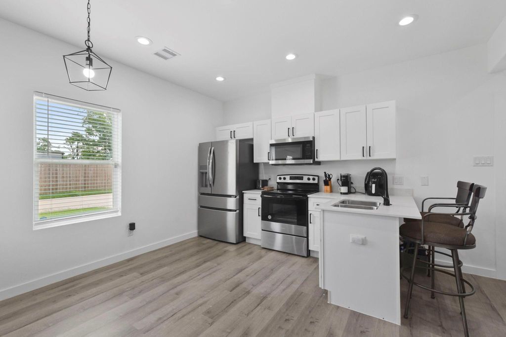 5208 Laura Koppe Road, Houston, TX 77016