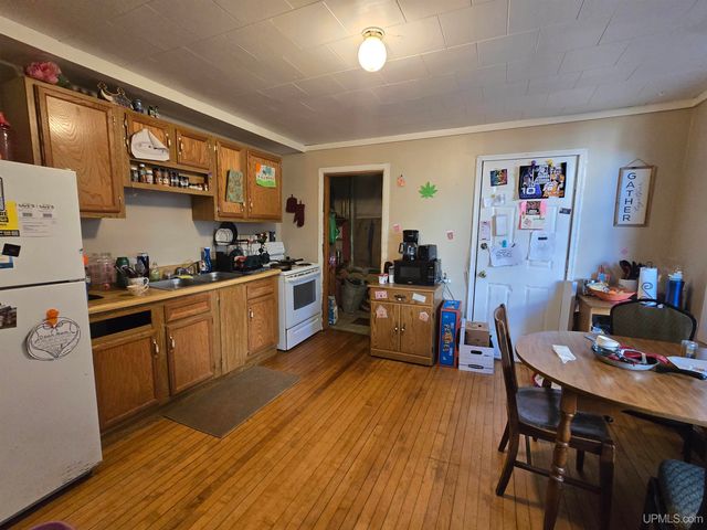 139 S Pewabic Street, Laurium, MI 49913