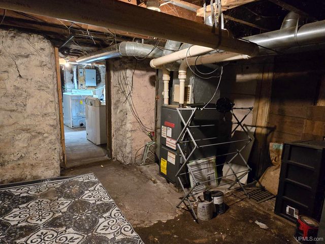 139 S Pewabic Street, Laurium, MI 49913