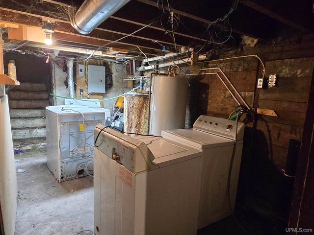 139 S Pewabic Street, Laurium, MI 49913