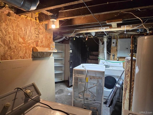 139 S Pewabic Street, Laurium, MI 49913