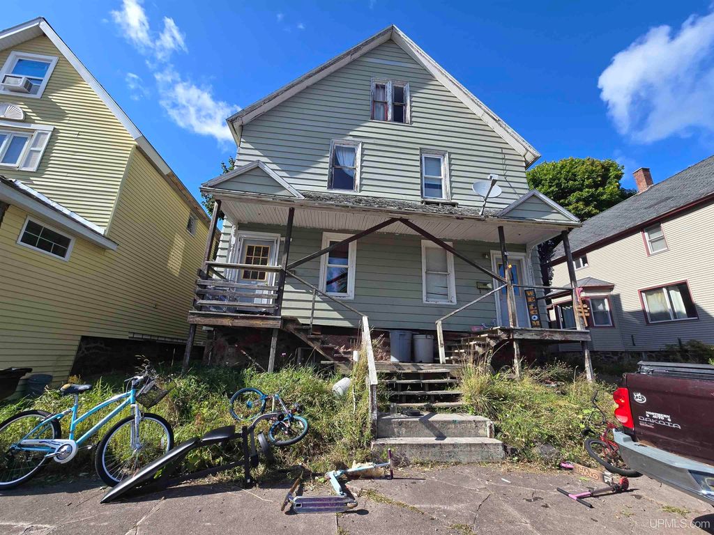 139 S Pewabic Street, Laurium, MI 49913