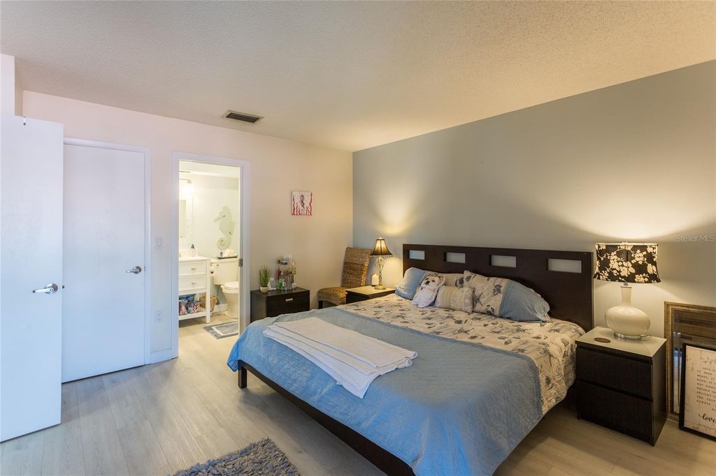 Image 22 of property listing at 3500 EL CONQUISTADOR PARKWAY 268, Bradenton, FL 34210