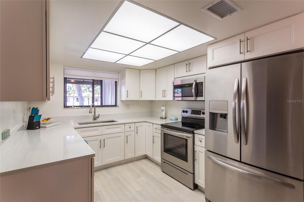 Image 7 of property listing at 3500 EL CONQUISTADOR PARKWAY 268, Bradenton, FL 34210
