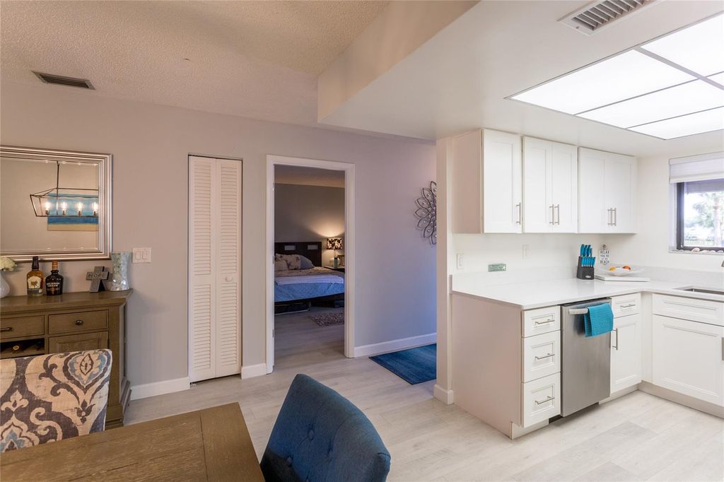 Image 8 of property listing at 3500 EL CONQUISTADOR PARKWAY 268, Bradenton, FL 34210