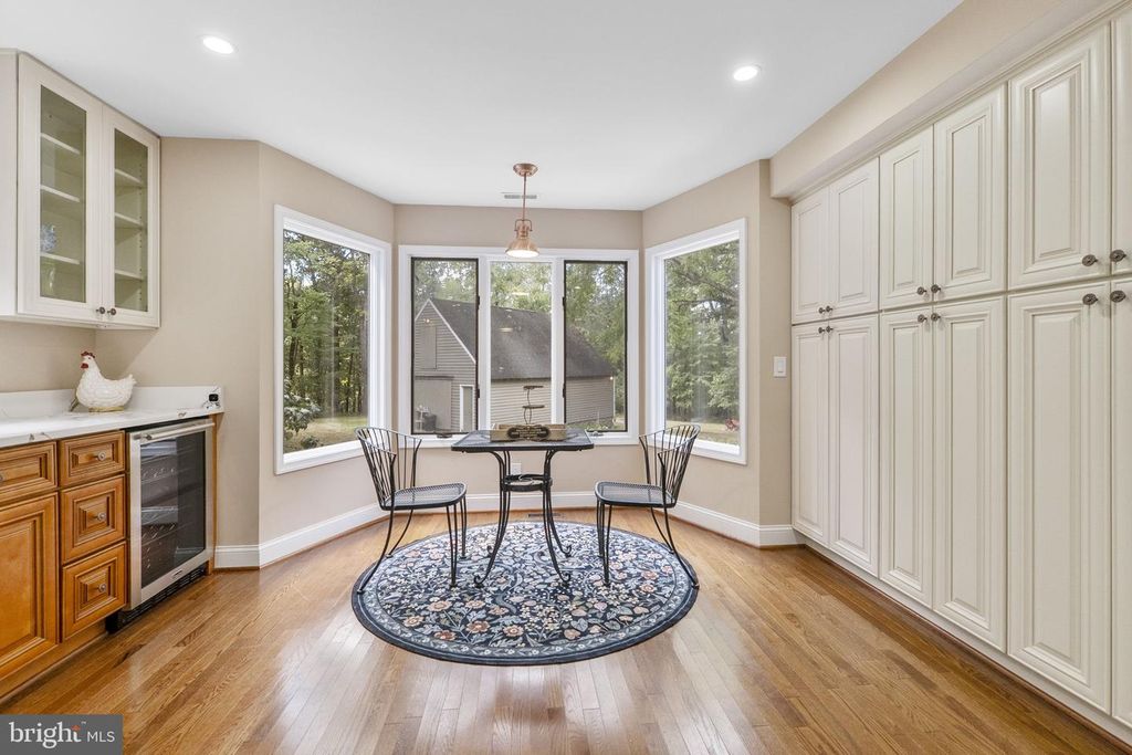 Image 12 of property listing at 16112 BARNESVILLE RD, Boyds, MD 20841