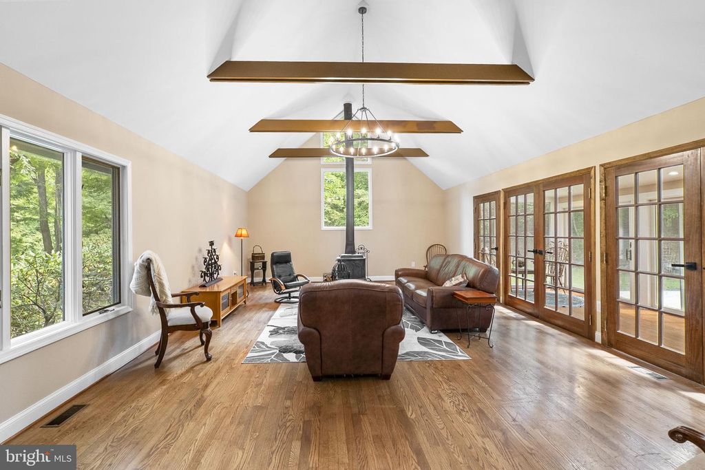 Image 18 of property listing at 16112 BARNESVILLE RD, Boyds, MD 20841