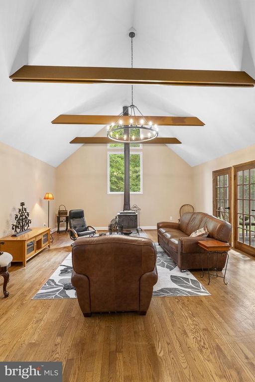 Image 22 of property listing at 16112 BARNESVILLE RD, Boyds, MD 20841