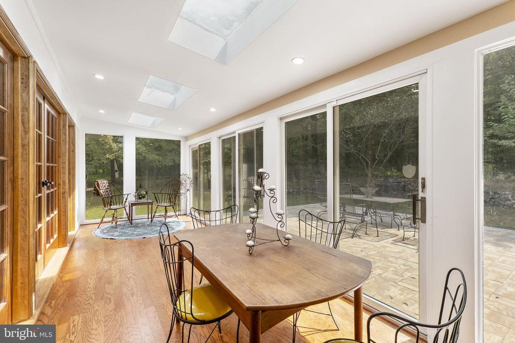 Image 26 of property listing at 16112 BARNESVILLE RD, Boyds, MD 20841
