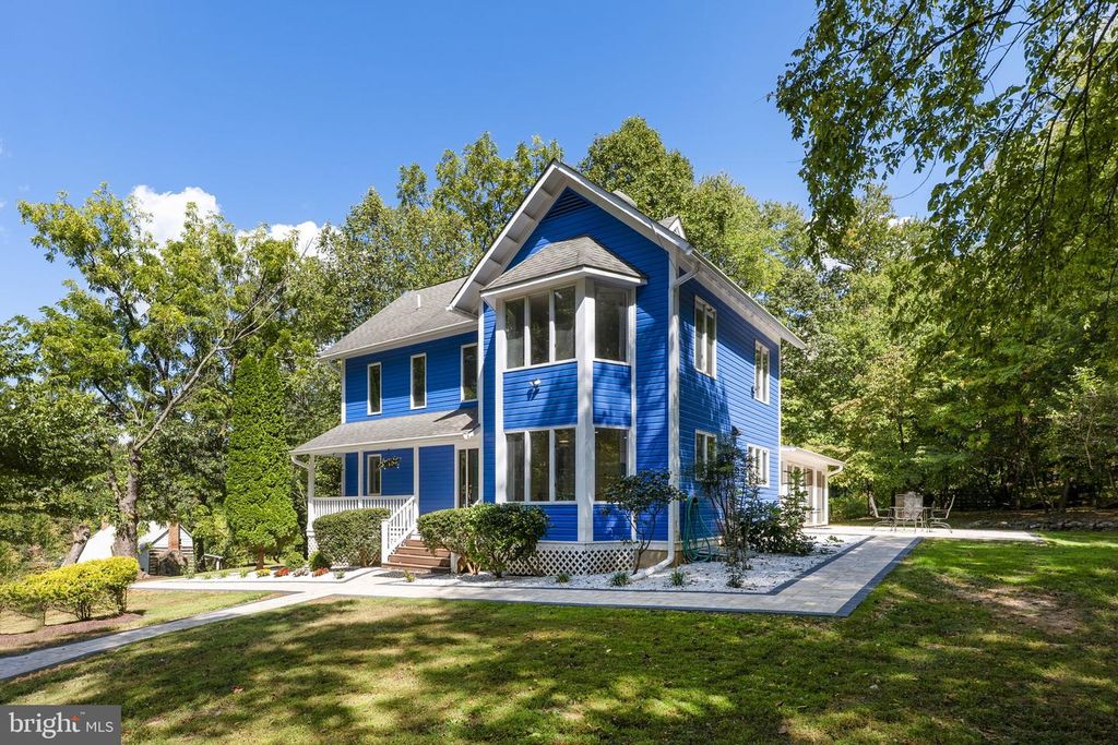 Image 3 of property listing at 16112 BARNESVILLE RD, Boyds, MD 20841