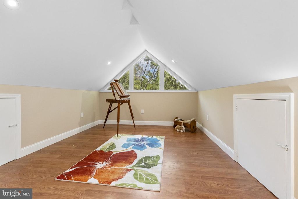 Image 43 of property listing at 16112 BARNESVILLE RD, Boyds, MD 20841