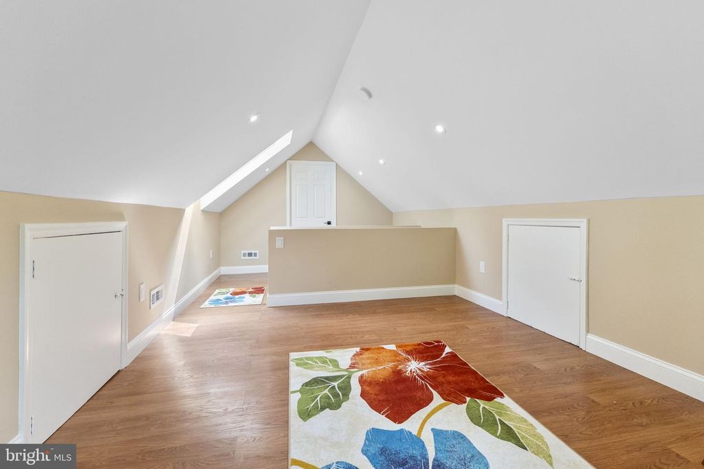 Image 44 of property listing at 16112 BARNESVILLE RD, Boyds, MD 20841