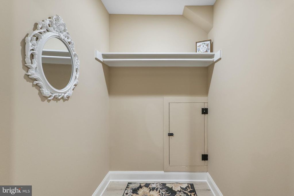 Image 49 of property listing at 16112 BARNESVILLE RD, Boyds, MD 20841