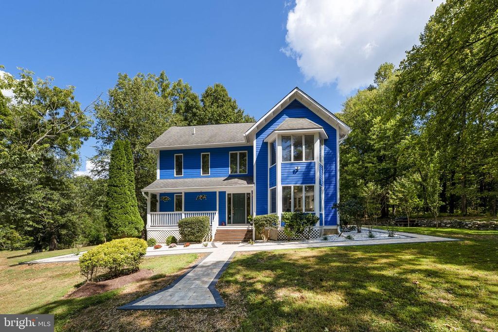 Image 5 of property listing at 16112 BARNESVILLE RD, Boyds, MD 20841